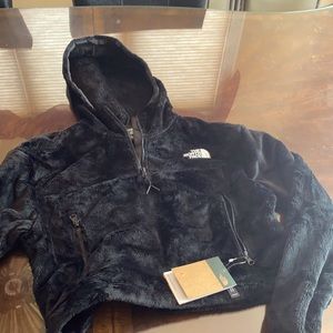 Black northface hoodie